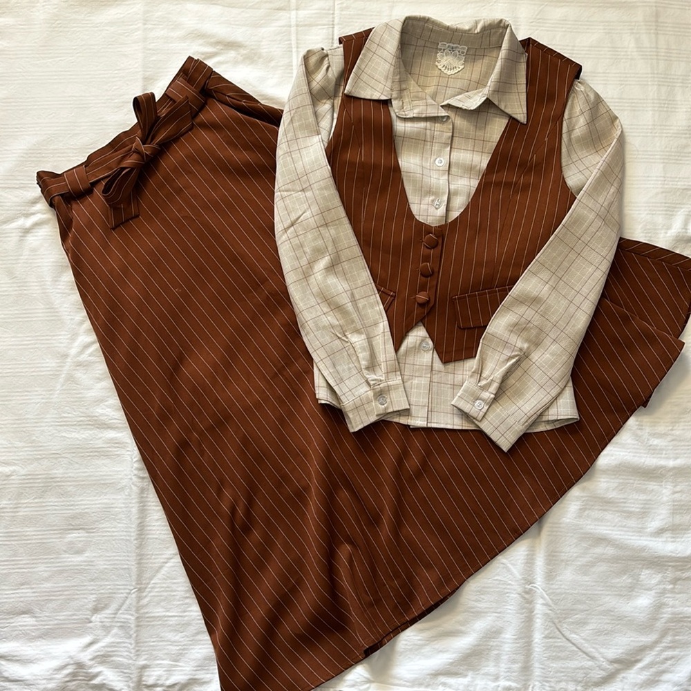 NWOT 3pc Skirt Set